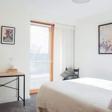 2 Bed 2 Bath Apartment With Canal View 더블린 외부 사진