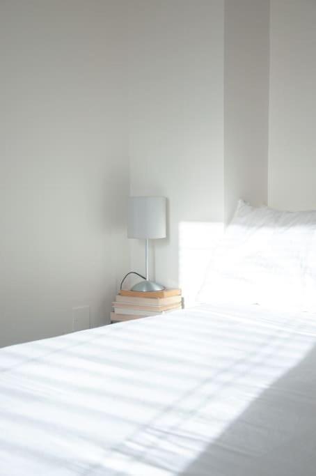 2 Bed 2 Bath Apartment With Canal View 더블린 외부 사진