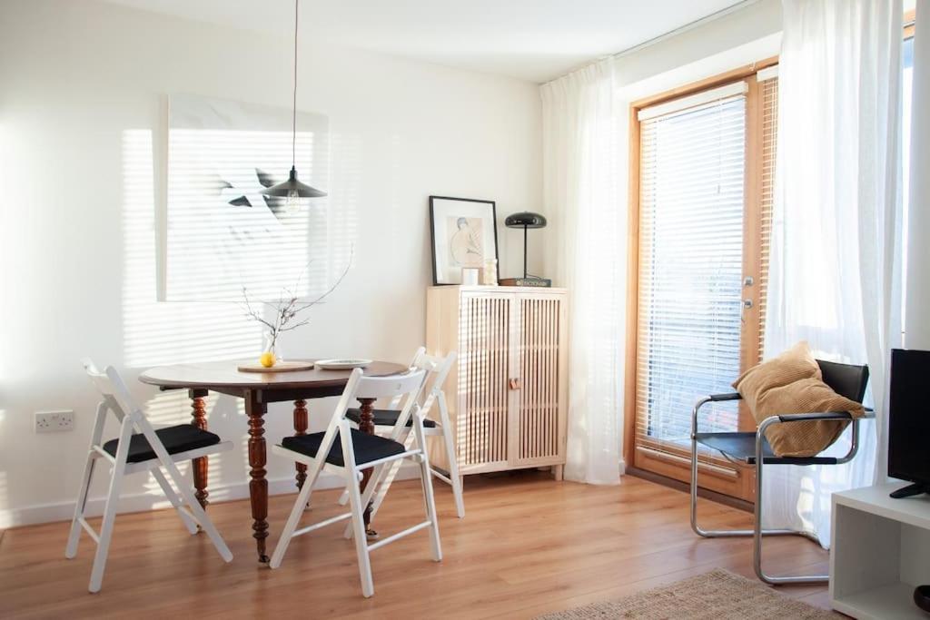 2 Bed 2 Bath Apartment With Canal View 더블린 외부 사진